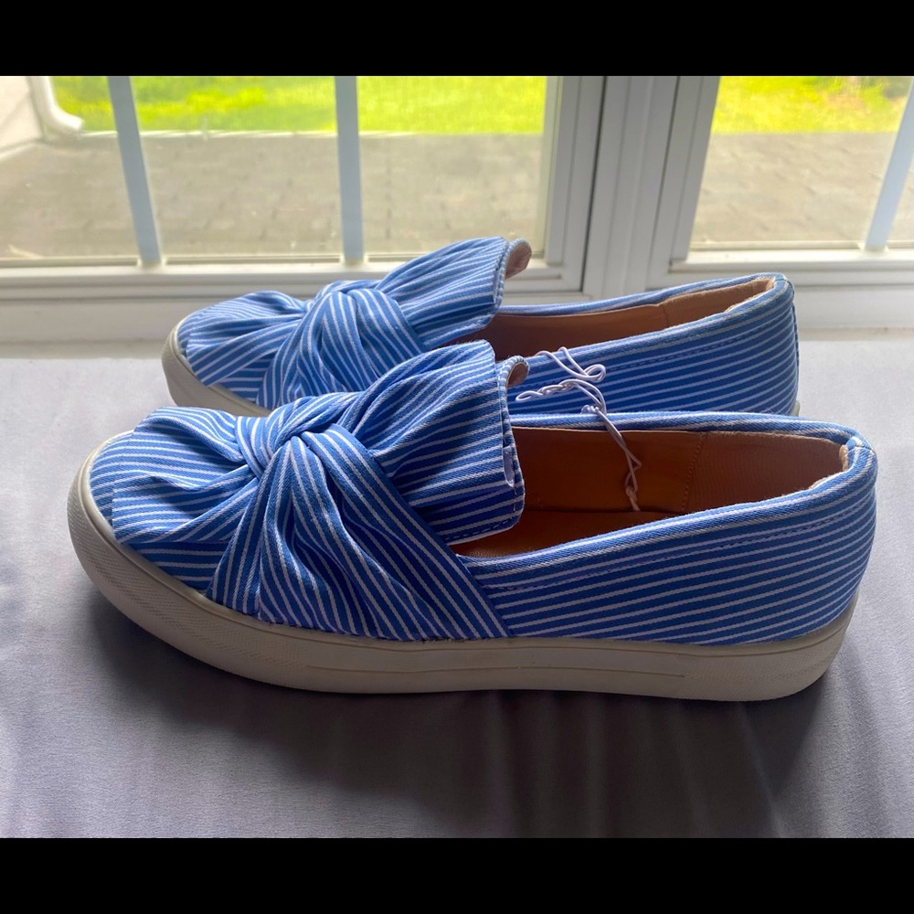 Shoes - Picture 2 of 3